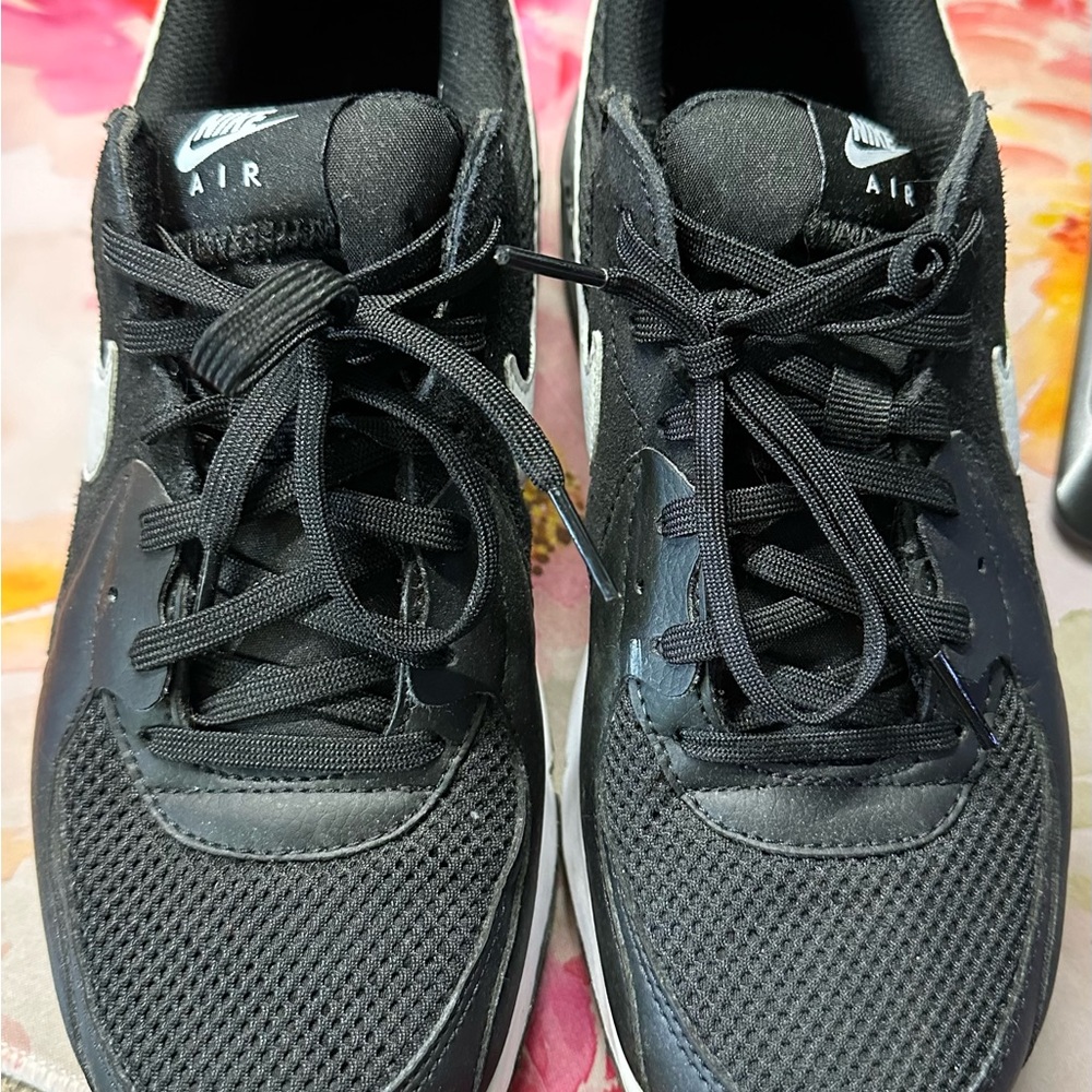 Women’s Nike Air Max size 8.5